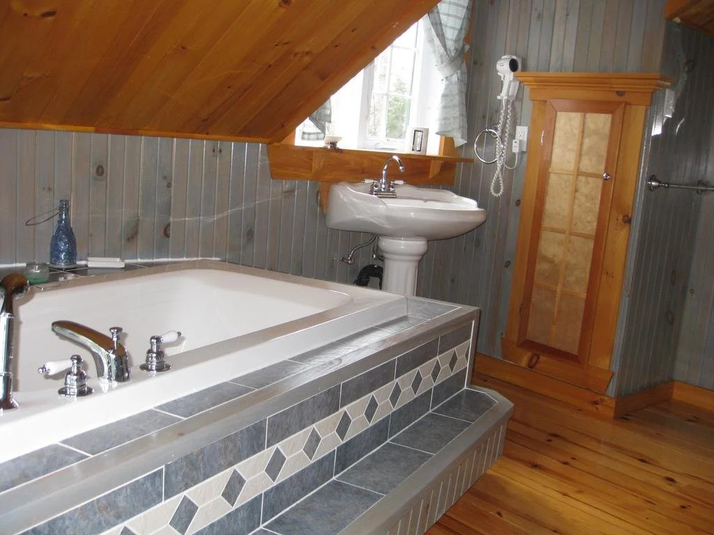 Domaine Rivière Sacacomie Chalets et Bed and Breakfast -Manoir Canergie