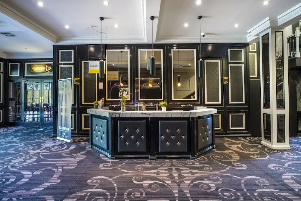 Skyways Hotel Airport West