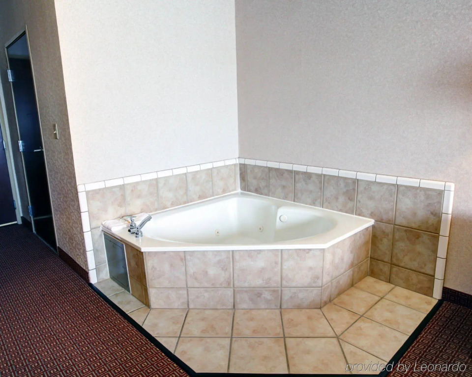 Quality Inn & Suites Near University