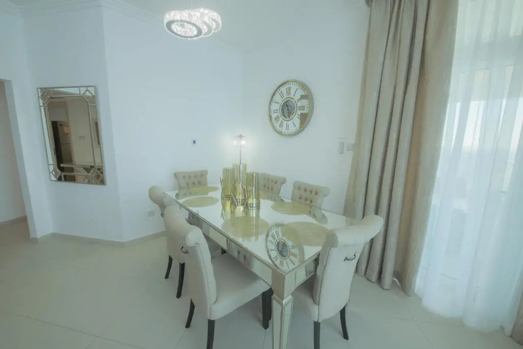Stunning 4BR-Oceanfront-Apartment