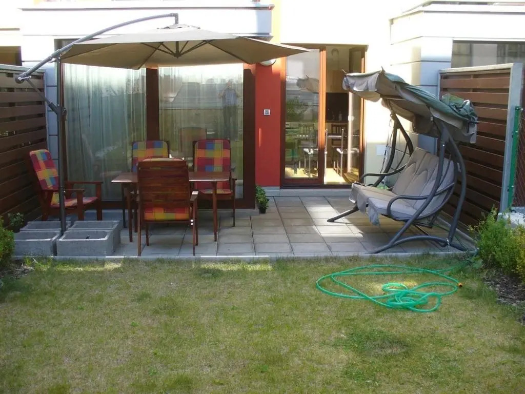 Garden apartment with garage in central Prague
