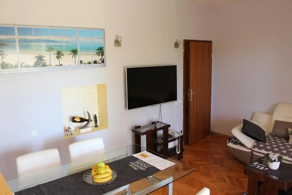 Max apartment