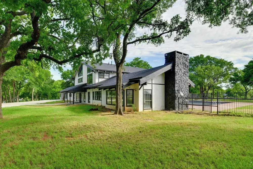 Private Pool: Pilot Point Home on 45 Acres