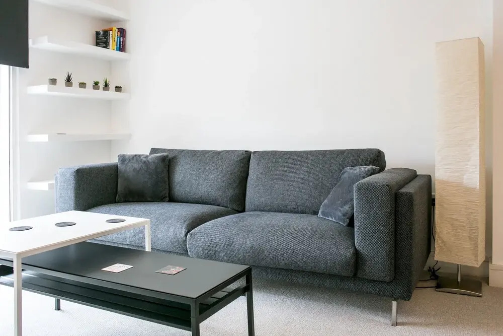 Modern Home by River Thames W/aircon, 4 Guests
