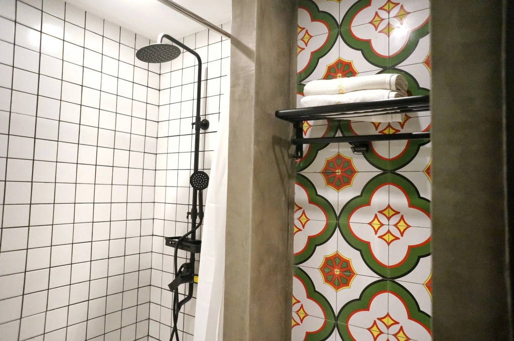 POSHPACKER - Chengdu Flipflop Hostel
