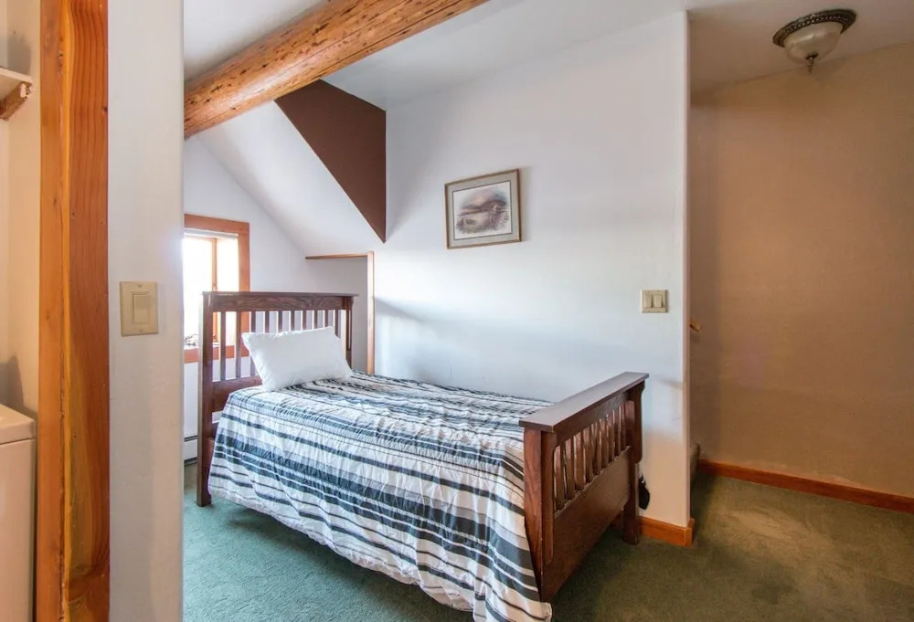 South Peak Lodge