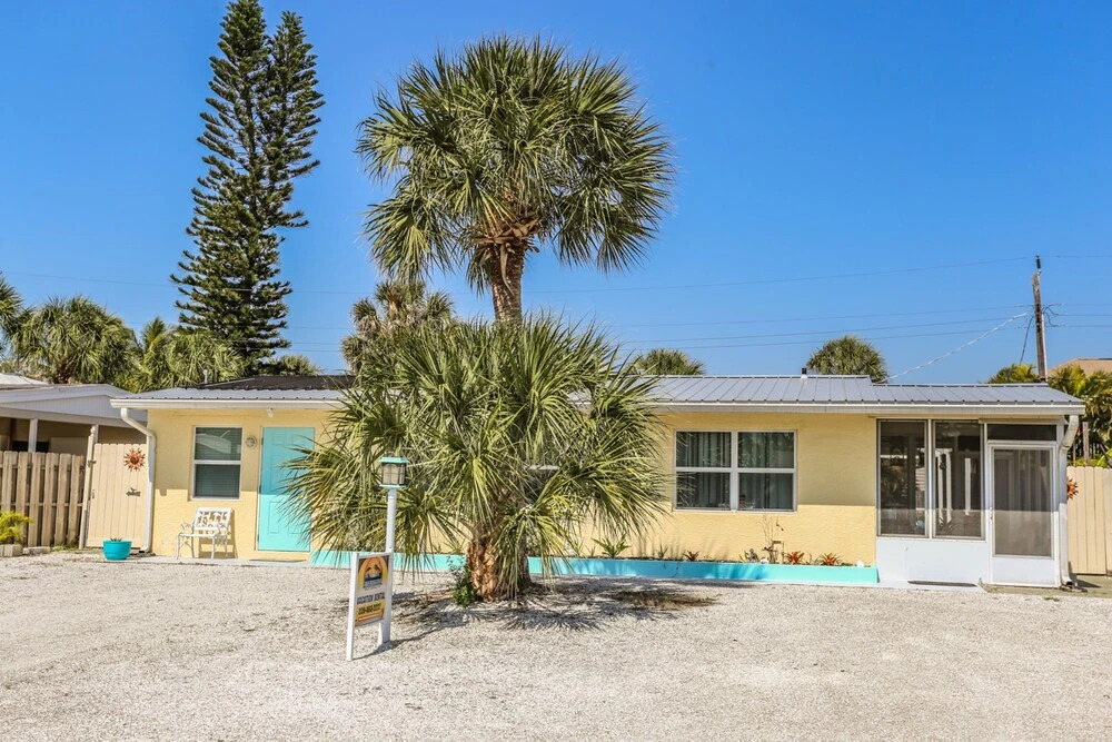 155 Hibiscus Dr - M