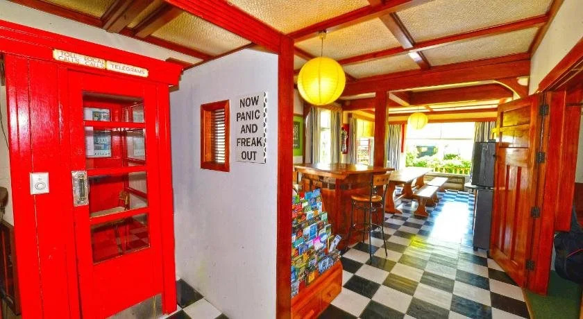 Ducks & Drakes Boutique Motel & Backpackers
