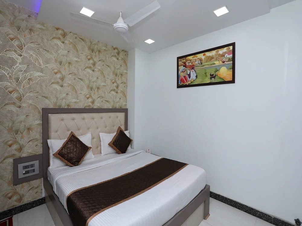 OYO 15485 Hotel Vaishnavi Heritage Inn