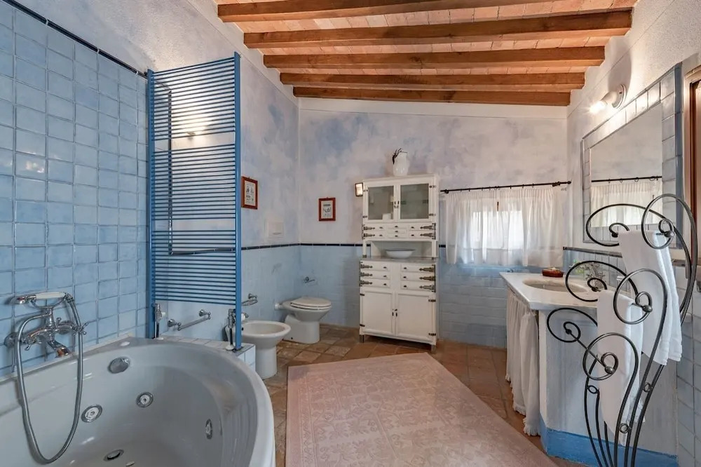 Villa Santella an Amazing Retreat Between Florence and Siena