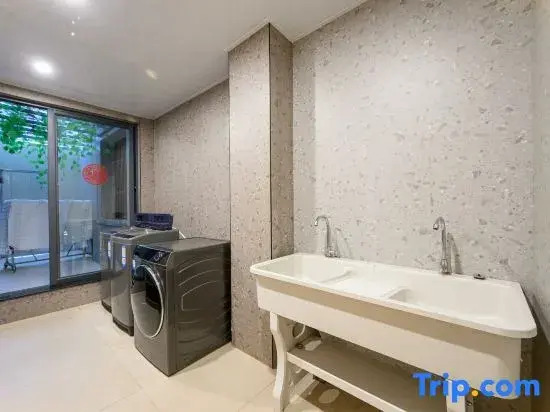 Najia Yunjv Hotel (Mengzi Nanhu Park)