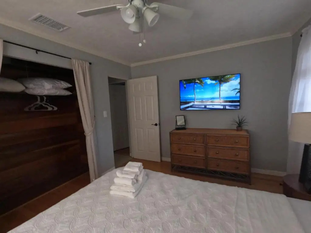 Boho Vibe 3B/2B centrally located Alta Vista Home