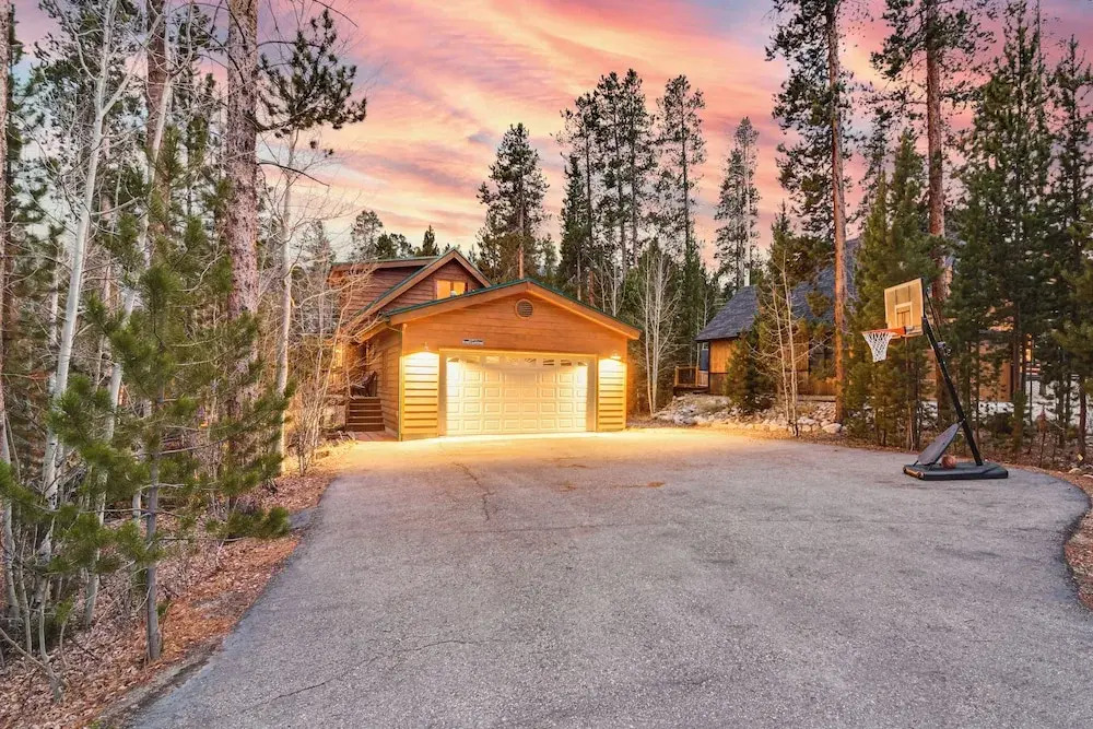 2 Mi to Rocky Mountain Nat'l Park: Cabin w/ Views