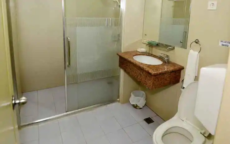 RedDoorz Premium at Hotel Ratu Residence