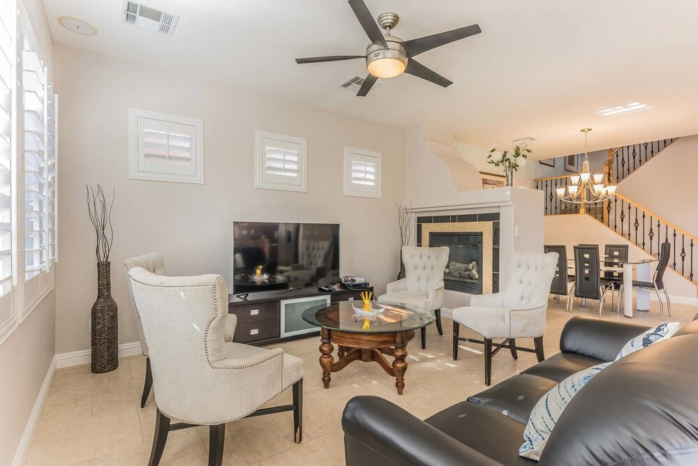 Luxurious 4BR 9min to LV Strip Sleeps 16