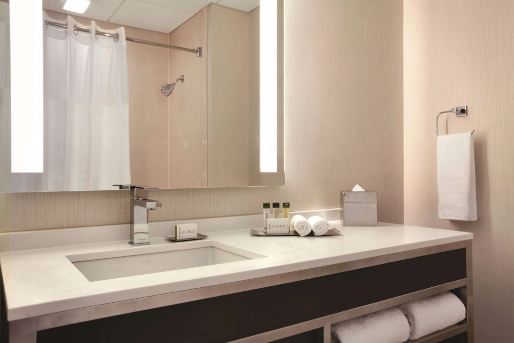 DoubleTree by Hilton Hotel Boston - Downtown