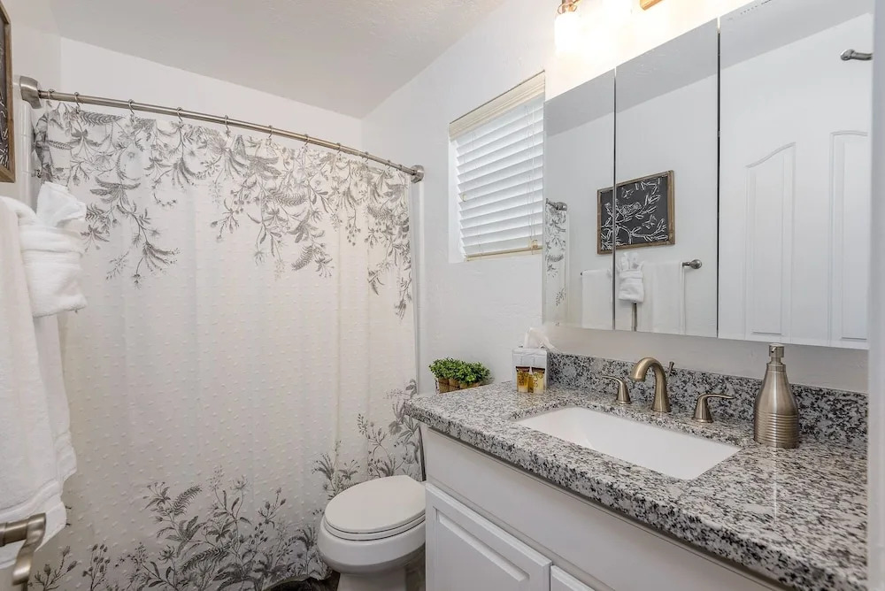 Villa Allison 2 Bedroom Condo by RedAwning