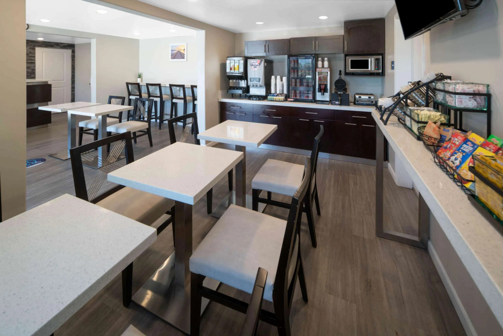 Days Inn by Wyndham Galt - Elk Grove South
