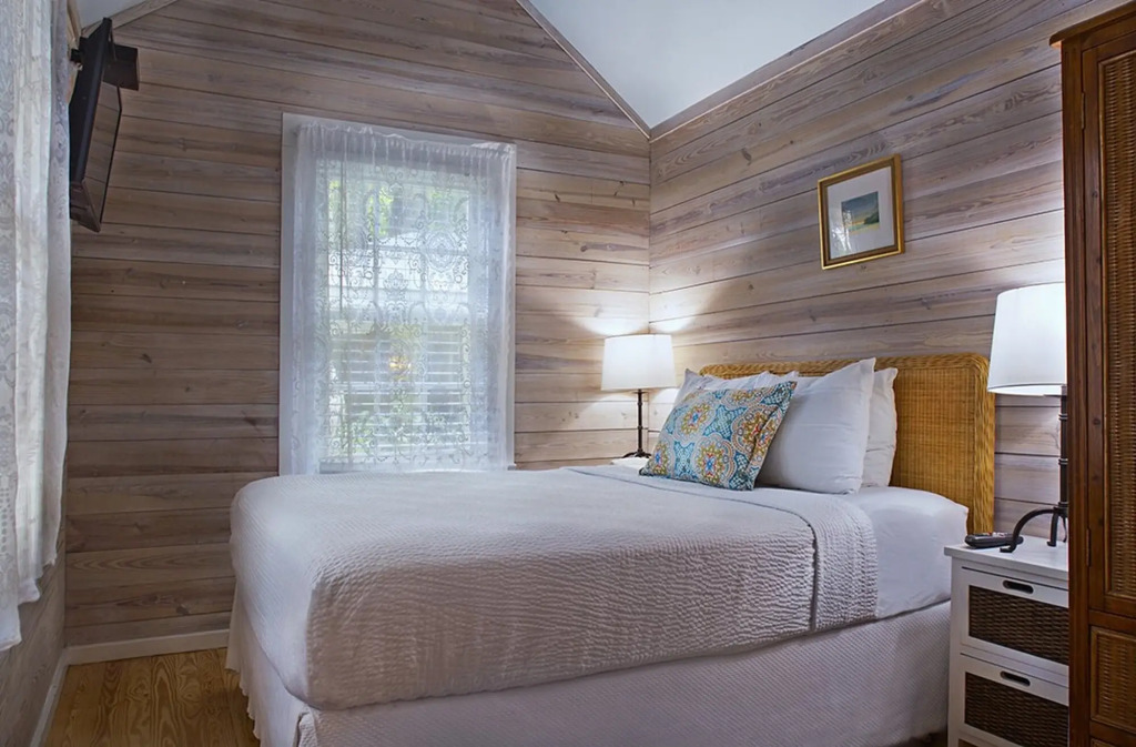 Island City House