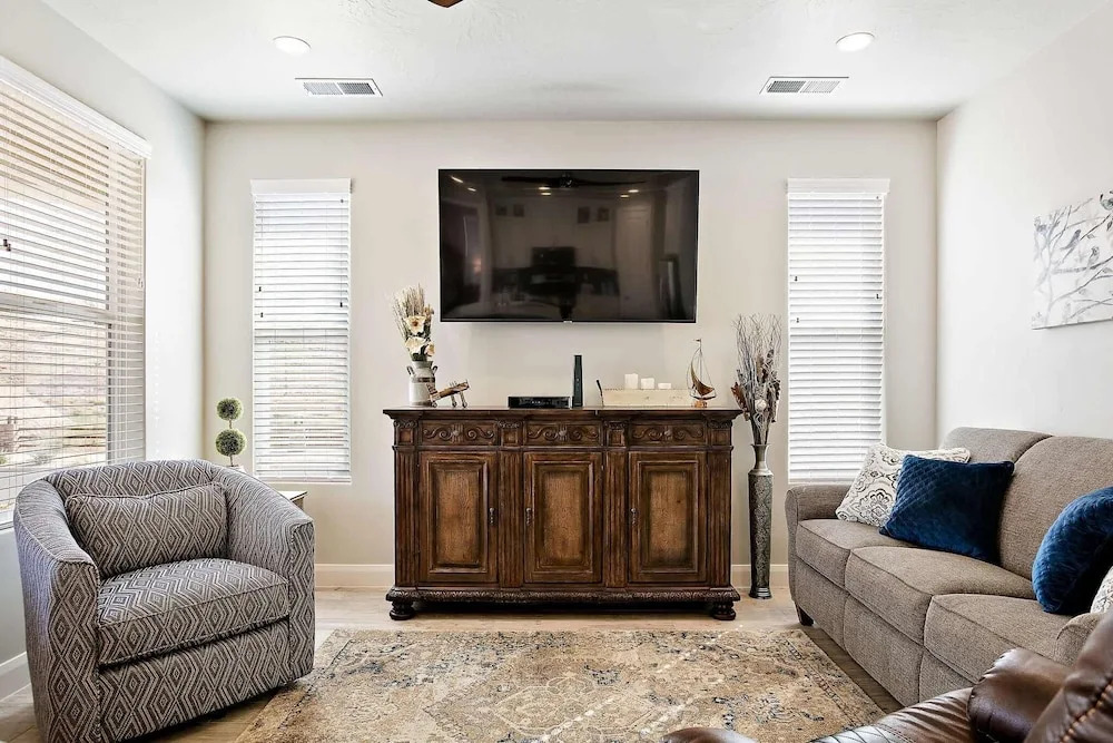 Curtis Ladera home