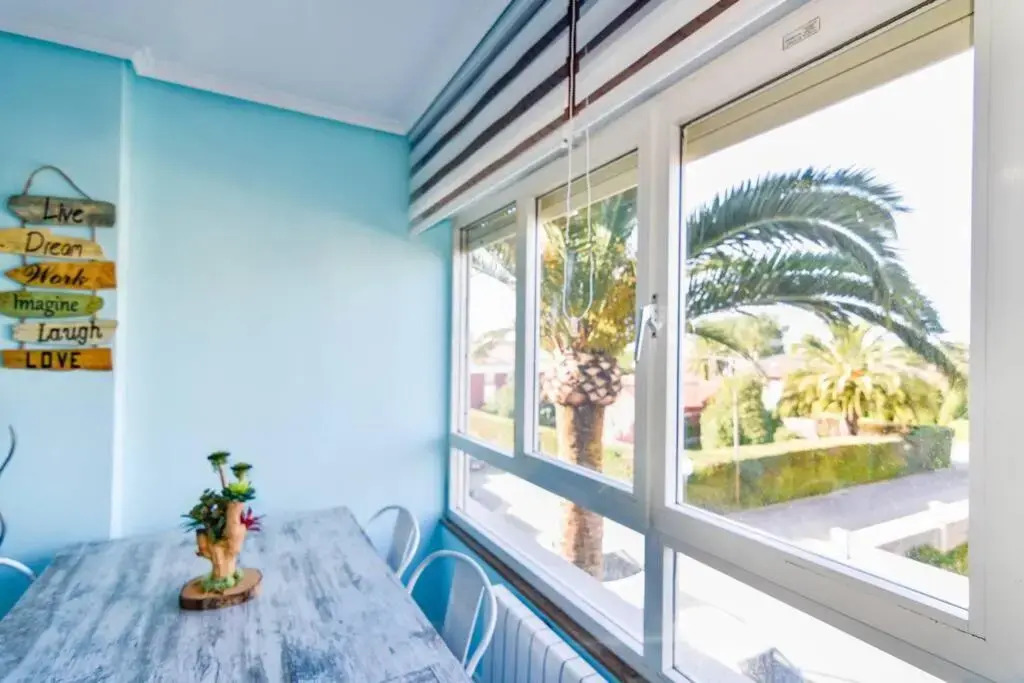 ¡Nuevo! Coqueto y cómodo apartamento con piscina y padel