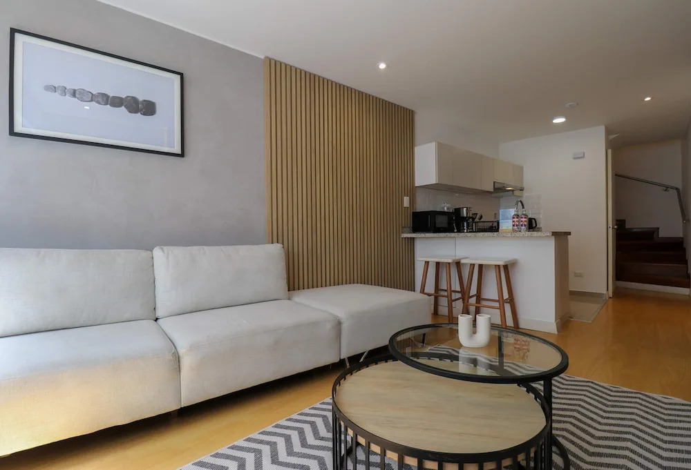 w Deluxe 1BR Duplex in the Heart of Barranco
