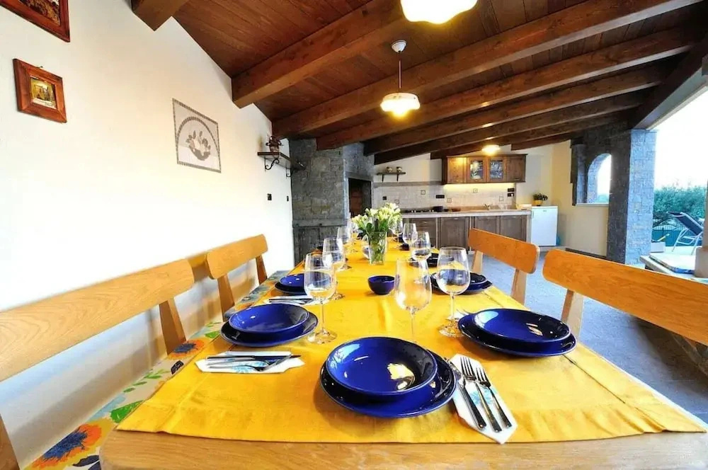 Lovely 5-bed Villa in Buzet