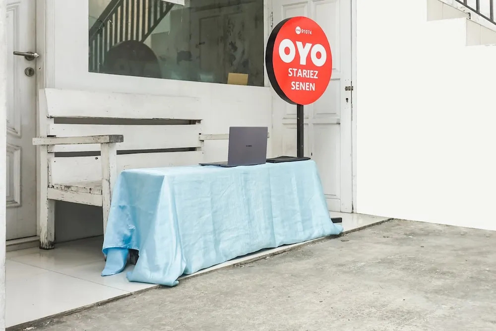 Super OYO 91074 Stariez Senen Syariah