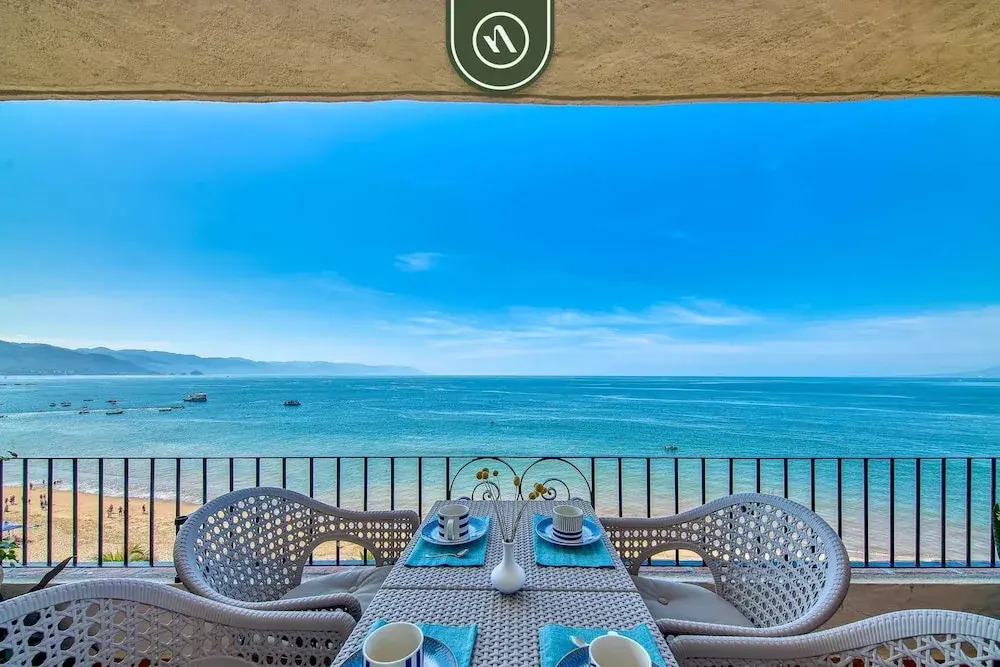 2BR Condo With Ocean View - Private Terrace