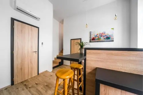 New Dob 53/3 Center Apartment