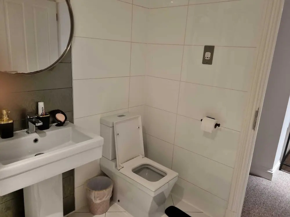 This is a two Bedroom Apartment Right in the Centre of Birmingham new Street
