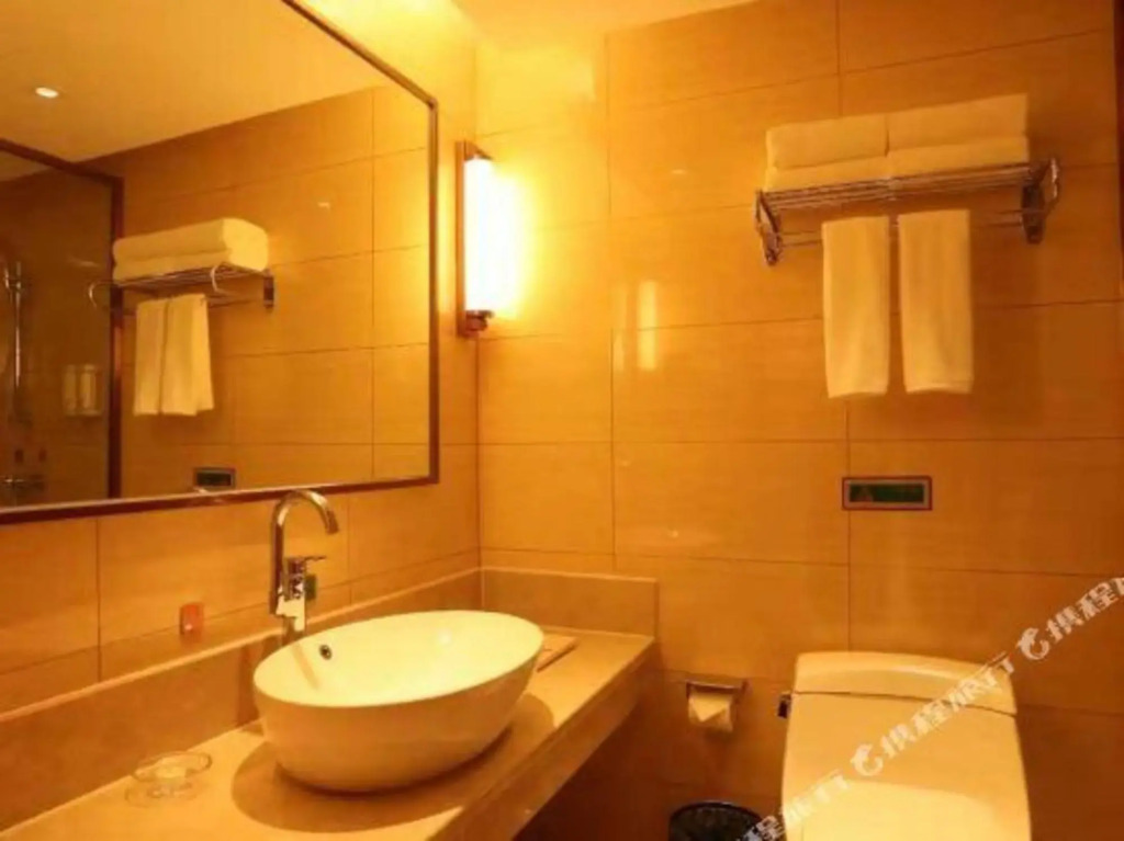 Vienna Hotel (Xinji TV Tower)