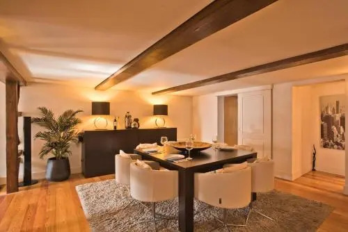 Bmyguest - Downtown Luxury Apartment