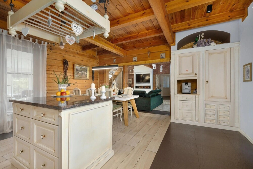 Large, Comfortable Holiday Villa With a Garden