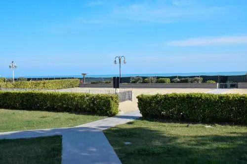 Vistamare Apartments