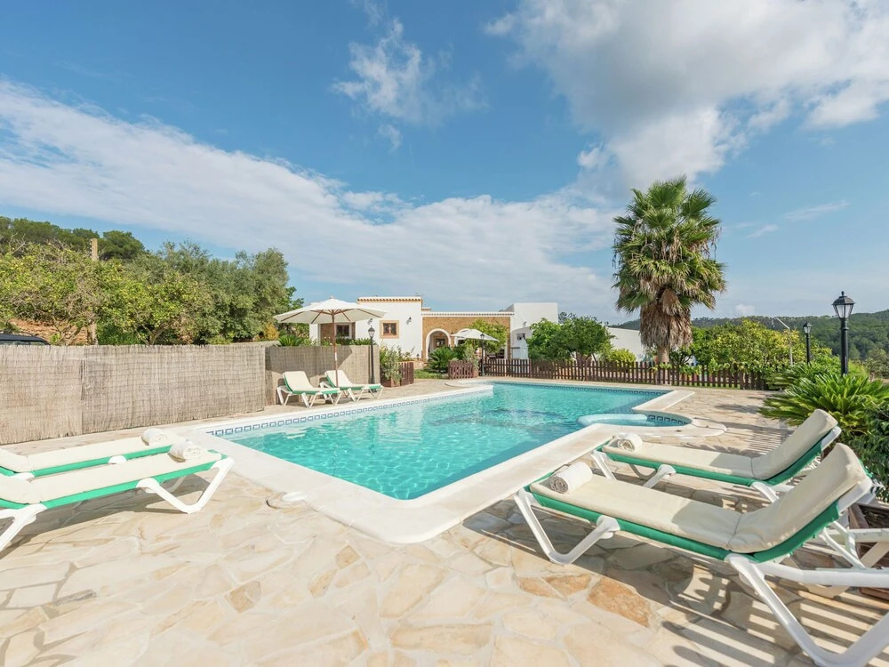 Authentic Finca with Swimming Pool & Hot Tub near Beach