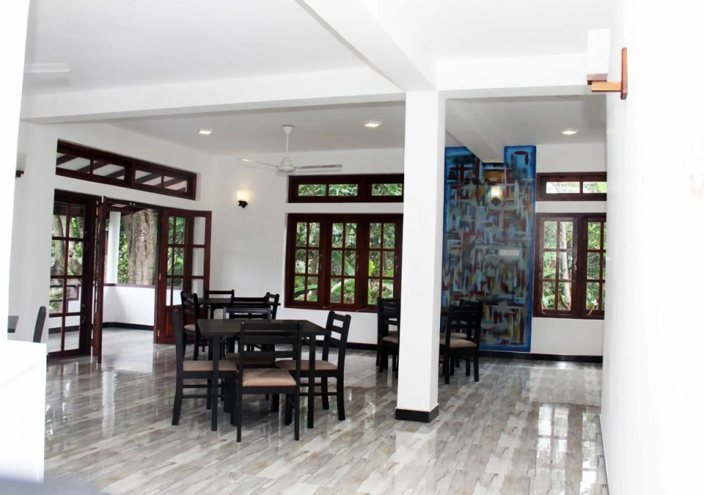 Lizzie Villa Guest House