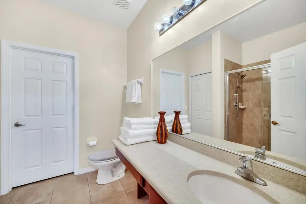 Brand NEW Garden View Condo Minutes to Disney