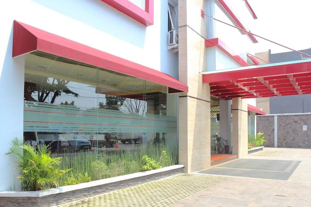 Airy Kiaracondong Ibrahim Adjie Bandung