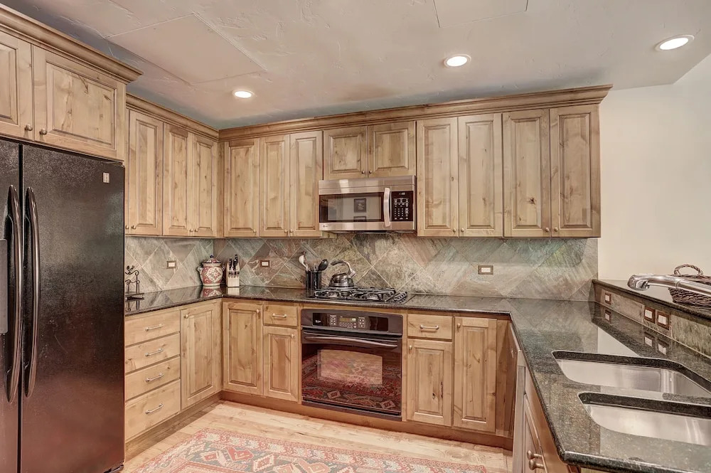Elegant Updated 3 Bedroom Condo At One Arrowhead Place Condo by RedAwning