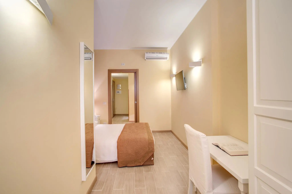 Top Floor Navona Guest House