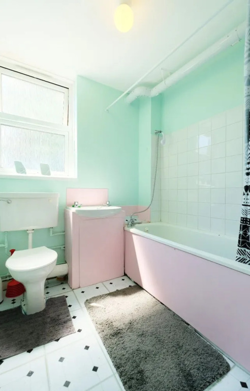 A Cosy two Bedroom Apartment, Sleeps 3
