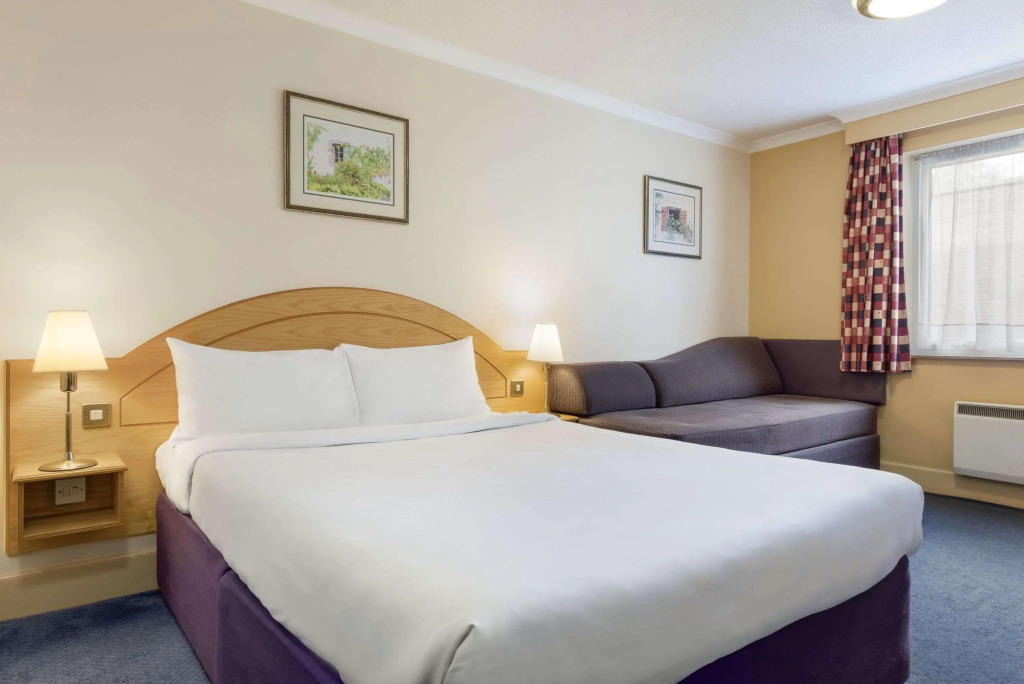 Days Inn Watford Gap