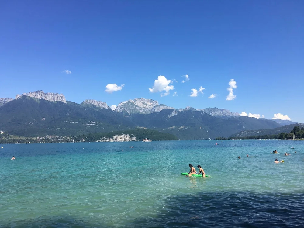 Annecy, Terrace and Comfort by the lake