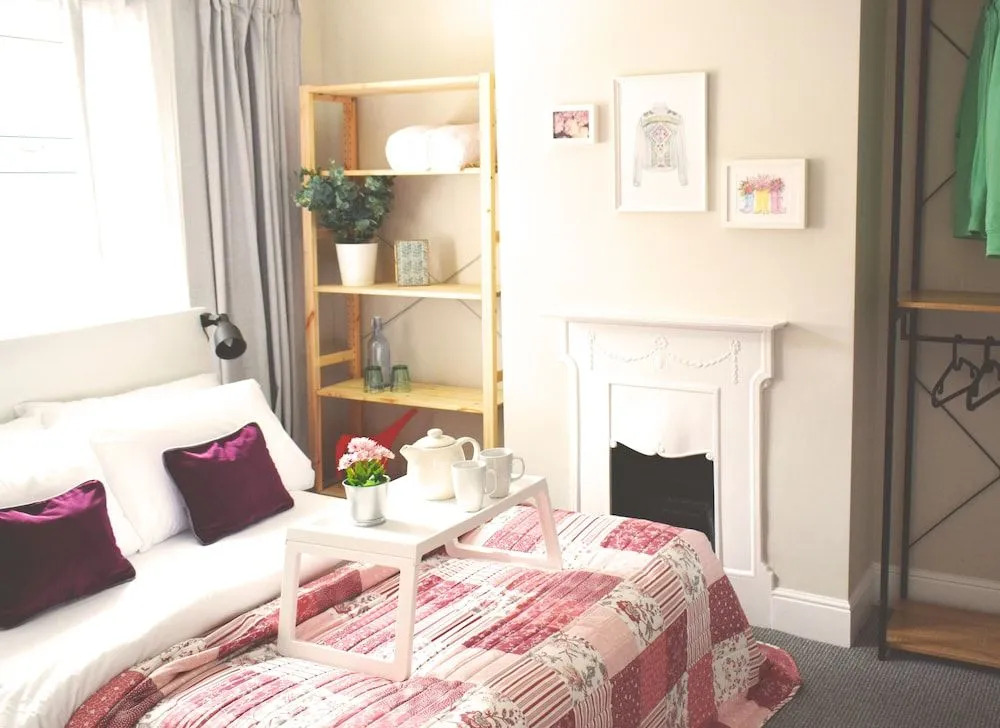 Charming Three Bed Home Near City Centre and Hospital