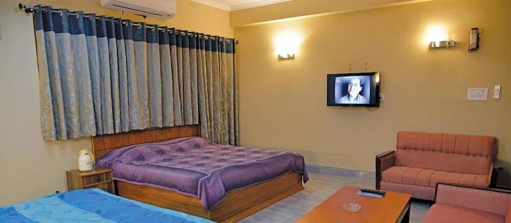 Hotel Yamini