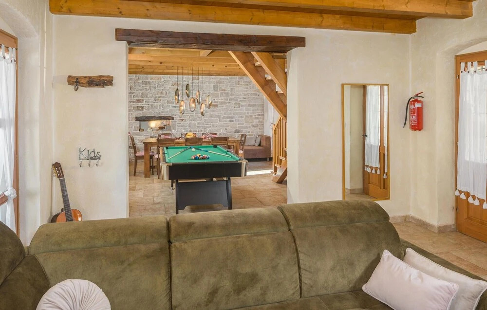 Amazing Home in Boduleri With Wifi and 4 Bedrooms