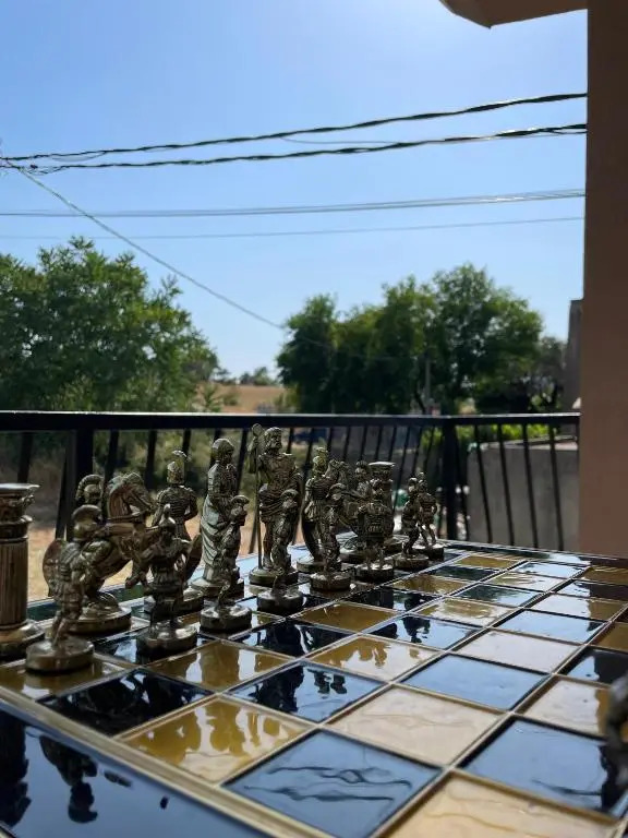 Entire 1-bedroom apartment with free parking