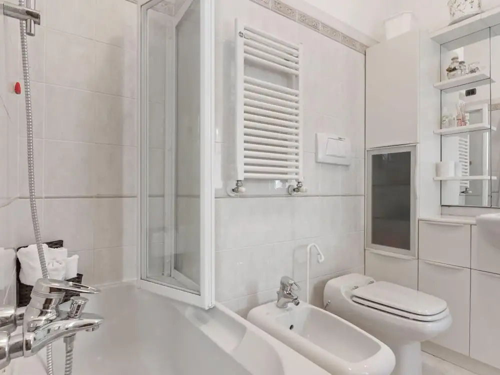 Spacious Apartment in Lavagna near Sea & City Center