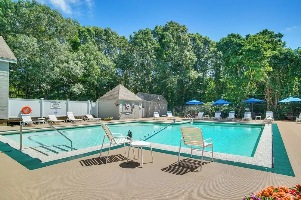 5 Mi to Mashpee Commons: Coastal Mashpee Condo